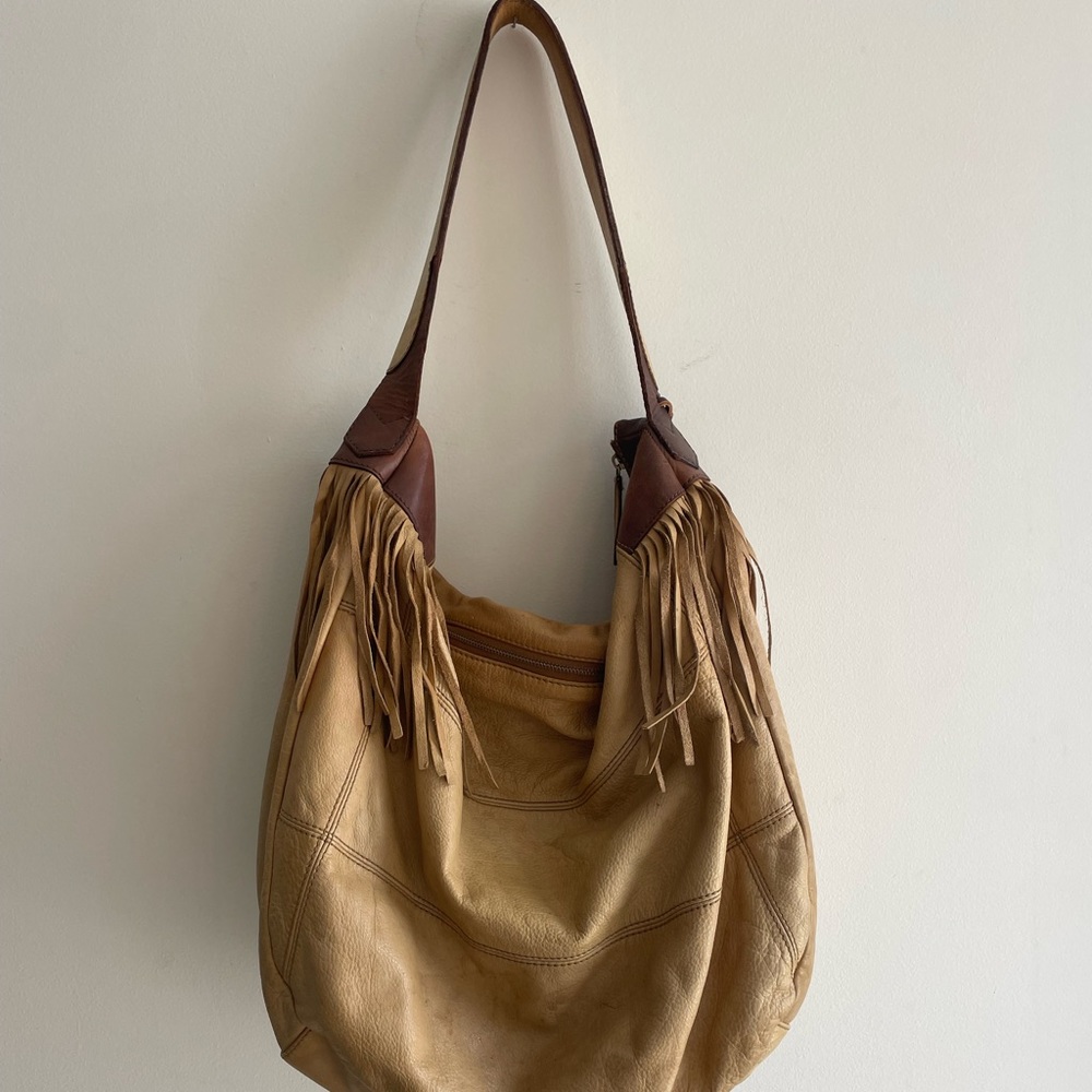 Lg Shoulder Bag Australian Leather / Gold Fringe - Picture 2 of 10